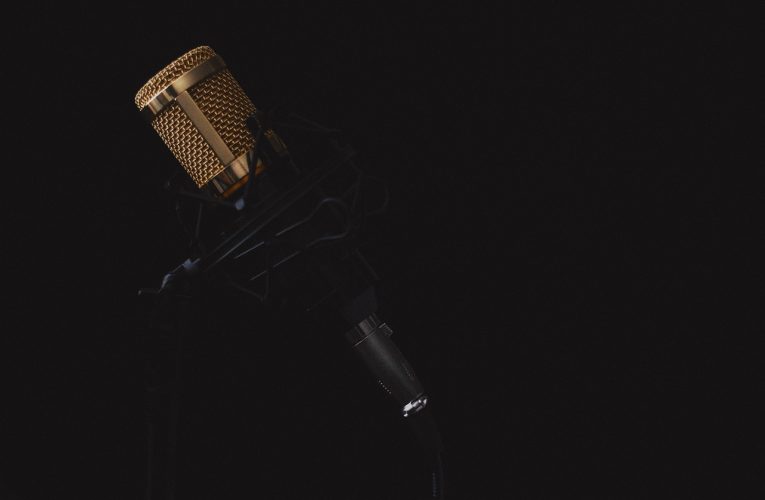 Aprenda a tocar no violão músicas animadas para colocar todo mundo pra dançar
